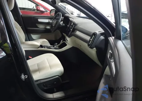 2019 Volvo Xc40 T5 Momentum from USA, damaged, VIN YV4162UK3K2129719